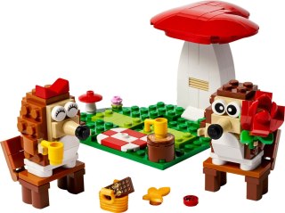 LEGO Iconic Hedgehog Picnic Date 40711