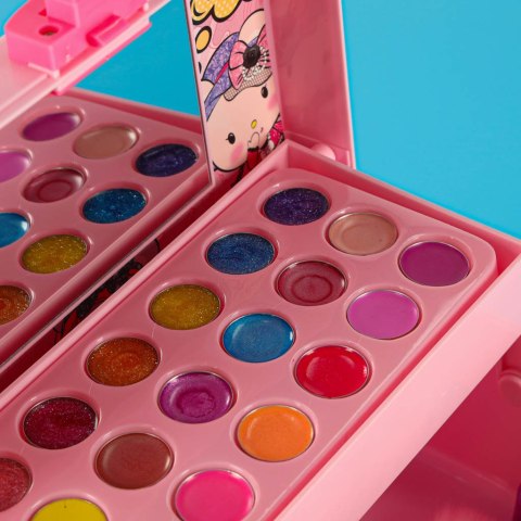 Kuferek zestaw kosmetyków do makijażu i paznokci makeup kosmetyki cienie lakiery walizka Kuferek zestaw kosmetyków do makijażu i paznokci makeup kosmetyki cienie lakiery walizka